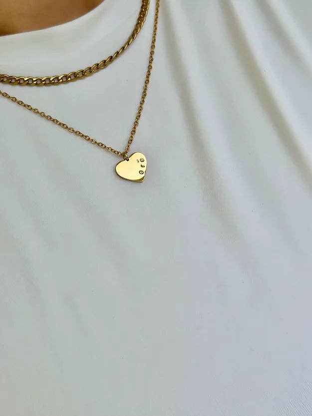 Grá Mini Heart Necklace: Cable Chain / Silver / Lower Case (Grá)