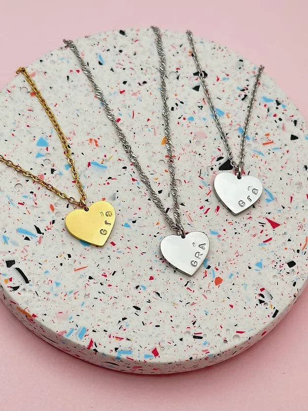 Grá Mini Heart Necklace: Cable Chain / Silver / Lower Case (Grá)