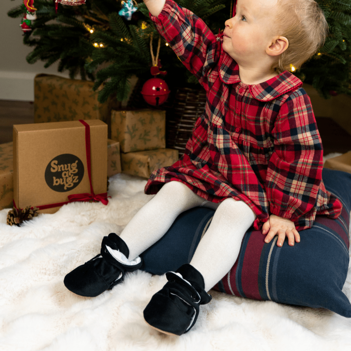 Black Velvet - Stay On Baby Booties With Non-Slip Soles | Snugabugz