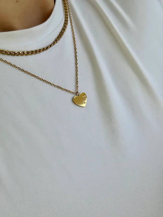 Grá Mini Heart Necklace: Cable Chain / Silver / Lower Case (Grá)