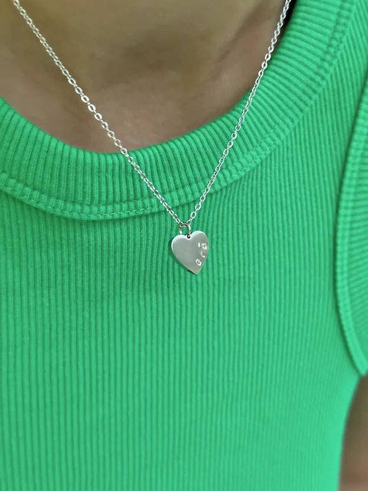 Grá Mini Heart Necklace: Cable Chain / Silver / Lower Case (Grá)